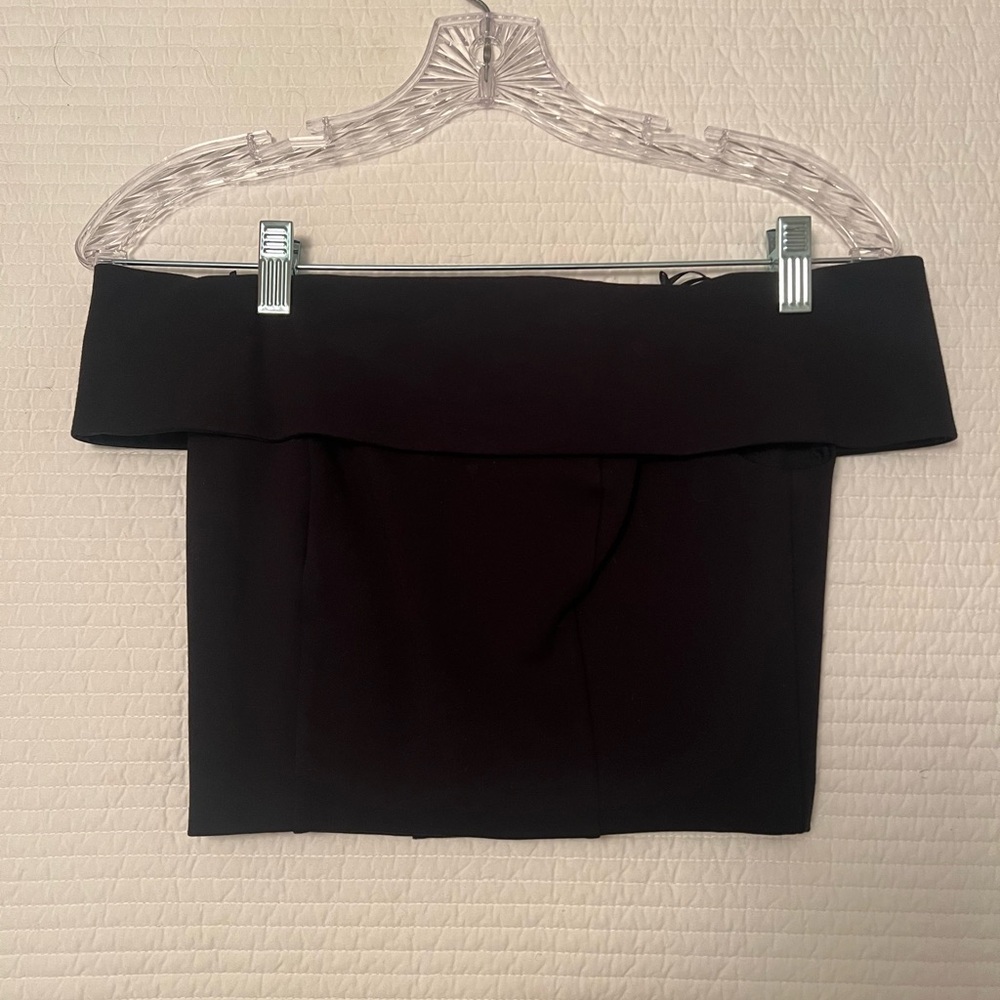 Finders Keepers Size XS Black Off Shoulder Crop Top - Worn Once